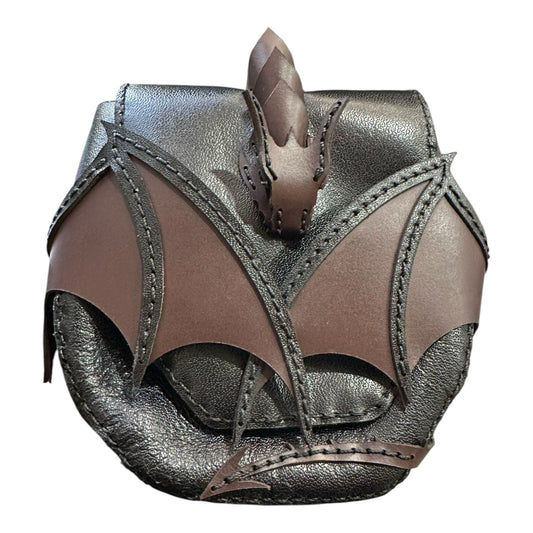 Bolsa Dragão em Couro Legítimo – Alça e Fixação no Cinto | Artesanal e Exclusiva