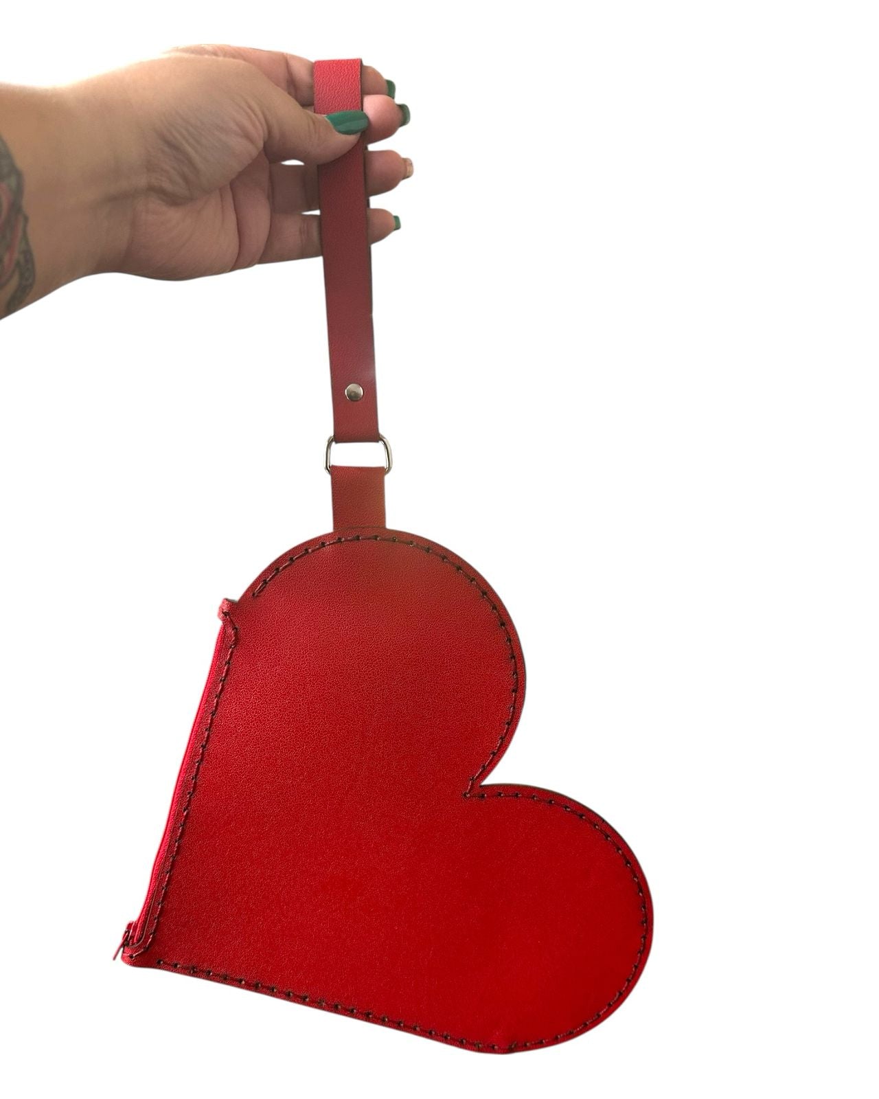 Clutch Coração em Couro Legítimo – Disponível em Vermelho ou Preto, 25 × 25 cm